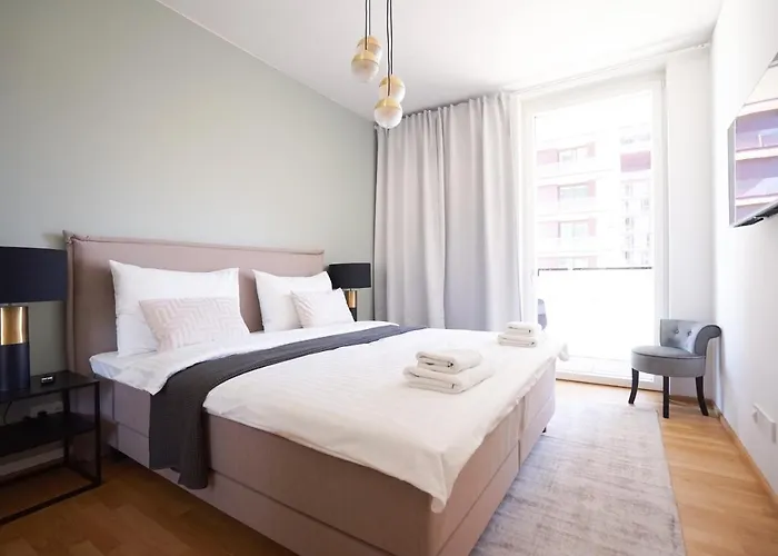 Exclusive 2-bedroom With Pool & Balcony Apartmán