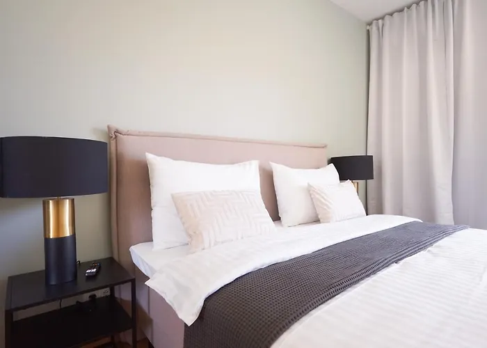 Exclusive 2-bedroom With Pool & Balcony Vídeň