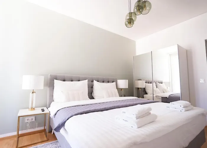 Exclusive 2-bedroom With Pool & Balcony Apartmán *
